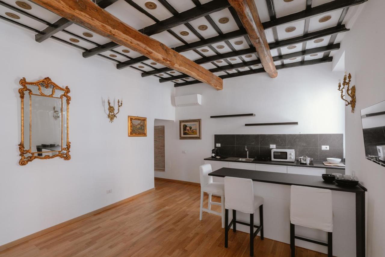 Charming Frattina - 2 Bathrooms New Apartment Рим Экстерьер фото