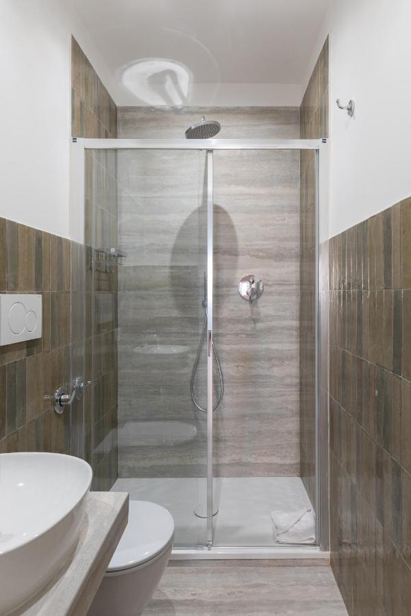 Charming Frattina - 2 Bathrooms New Apartment Рим Экстерьер фото