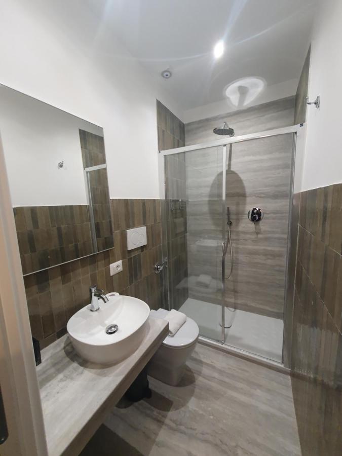 Charming Frattina - 2 Bathrooms New Apartment Рим Экстерьер фото