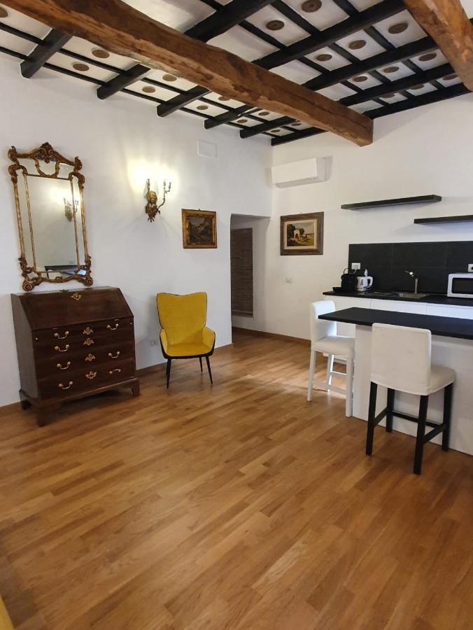 Charming Frattina - 2 Bathrooms New Apartment Рим Экстерьер фото